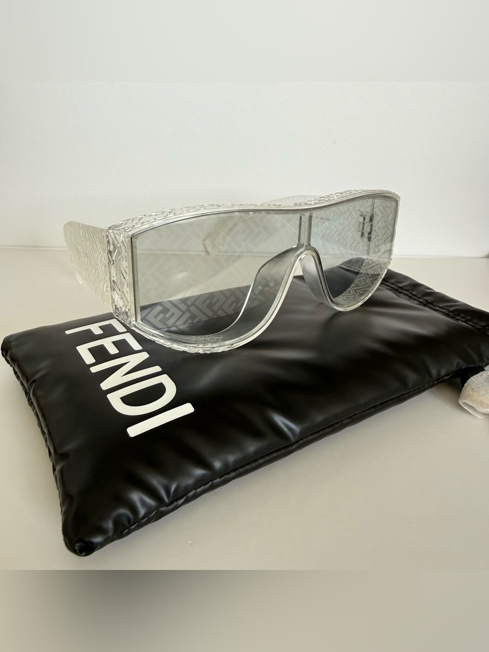 NEW!!! Fendi unisex clear sunglasses FE40128I 26C Authentic